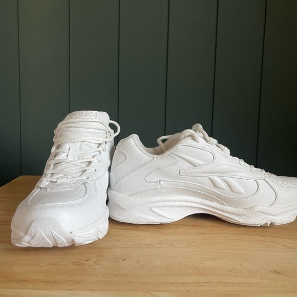 Reebok chunky white shoes - Picture 1 of 6